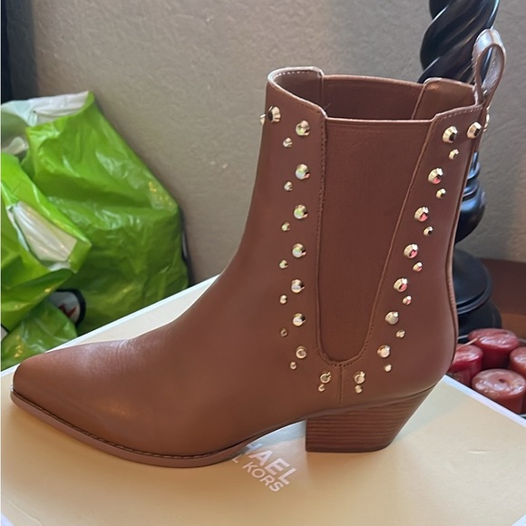 Michael Kors Kinlee booties - Picture 1 of 7